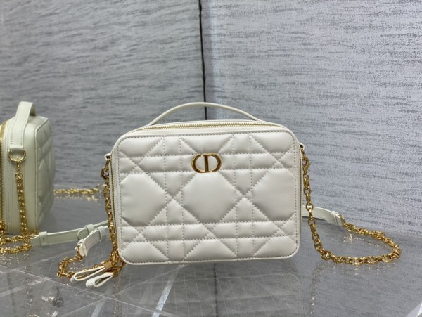 Handbag   Dior  size  19*5*14 cm