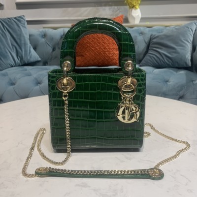 Handbag   Dior  size  17 x 7.5x 14 cm