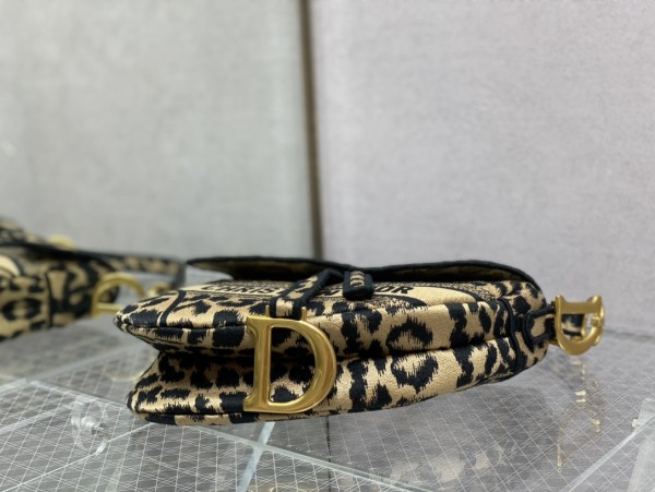 Handbag   Dior   size  25 cm