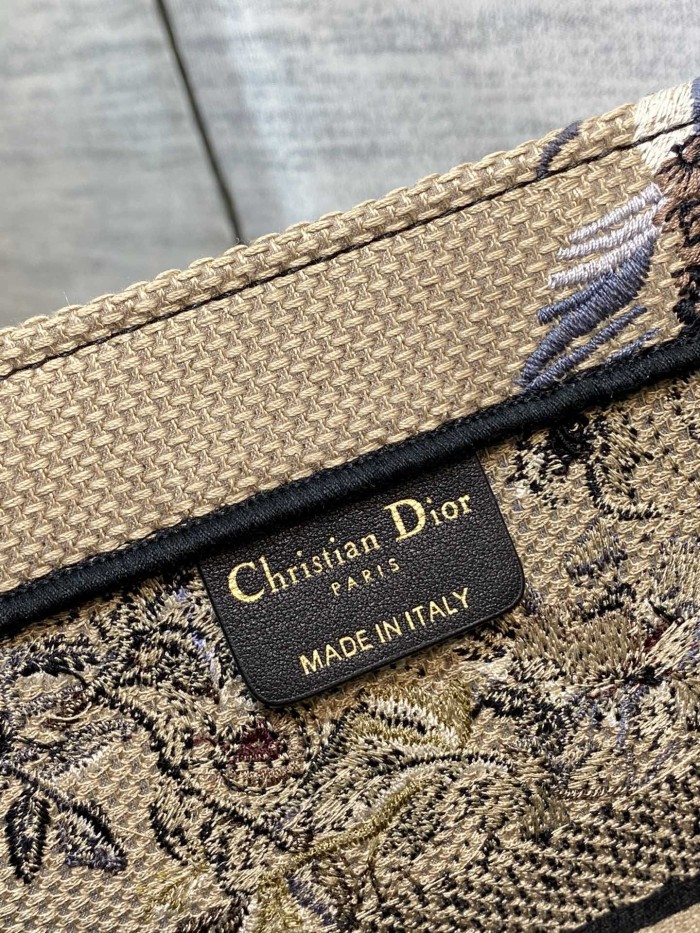 Handbag   Dior  size  36*18*28 cm