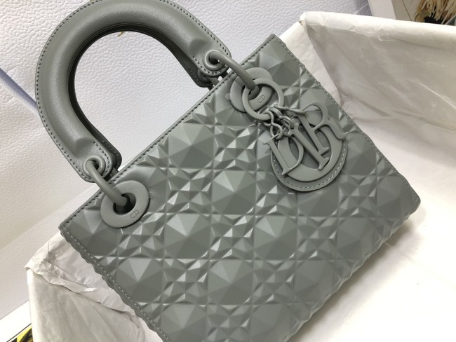 Handbag   Dior  M0538  size  20*16.5*8  cm