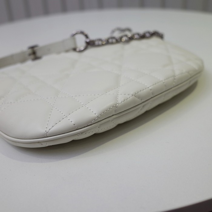 Handbag   Dior  size  25x16x2.5 CM