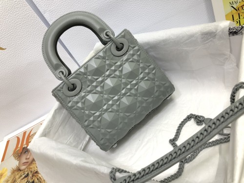 Handbag   Dior  M0505  size  17 x 15 x 7  cm