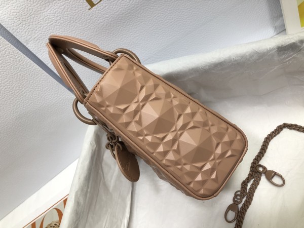  Handbag   Dior  M0505  size  17 x 15 x 7  cm