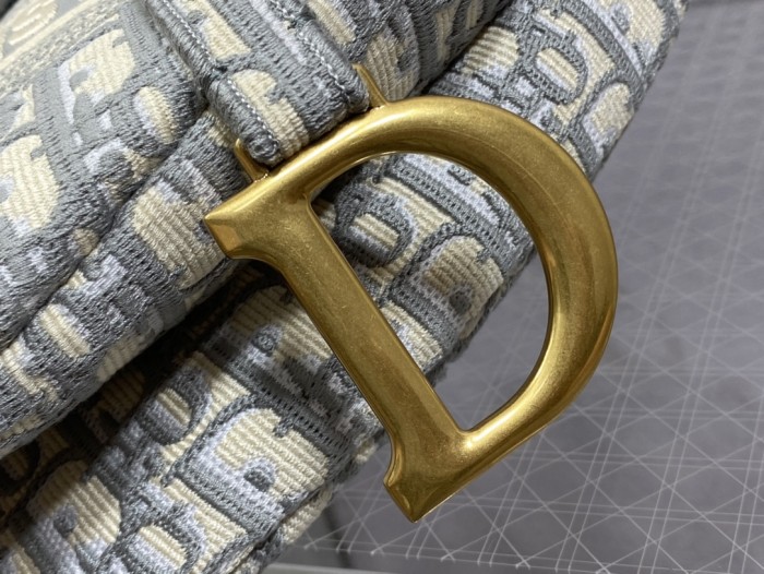 Handbag   Dior  size  25 cm