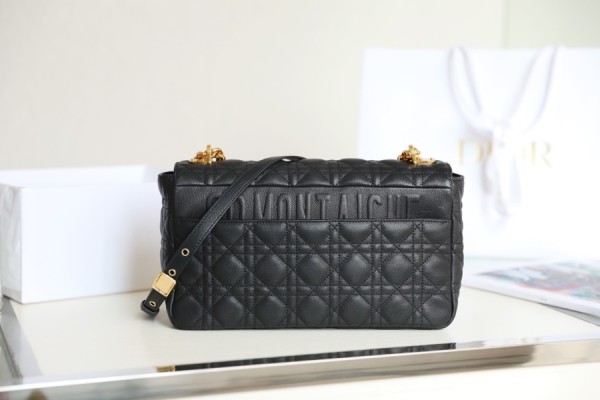 Handbag   Dior  size  28x17x9 cm