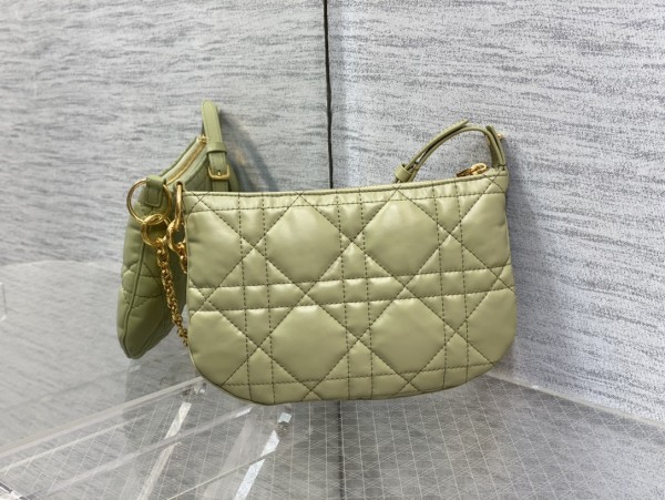 Handbag   Dior  size  25×16×2.5 cm