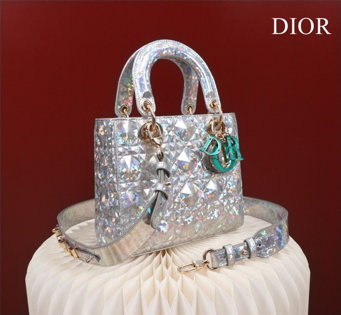 Handbag   Dior  size 20.5*8.5*17 cm
