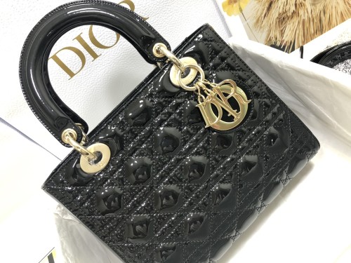 Handbag   Dior  M0565  size  24×20×11 cm