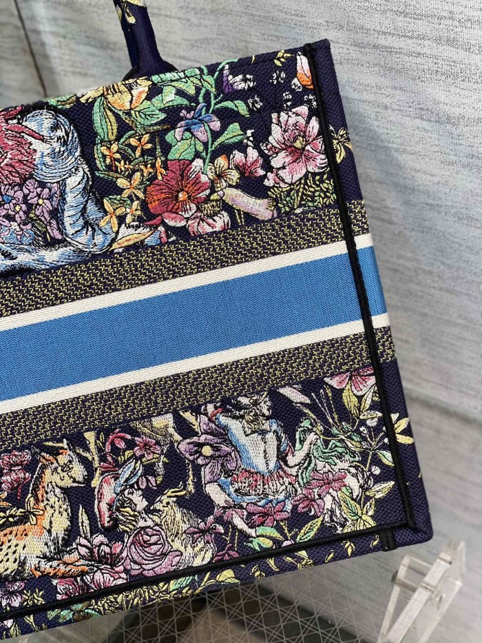  Handbag   Dior  size  36*18*28 cm