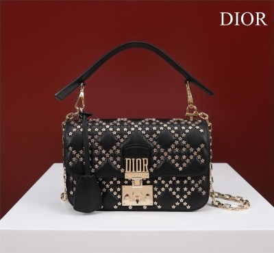 Handbag   Dior  size  21*3*13 cm