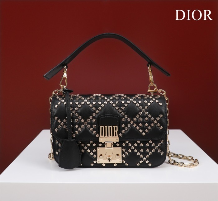Handbag   Dior  size  21*3*13 cm
