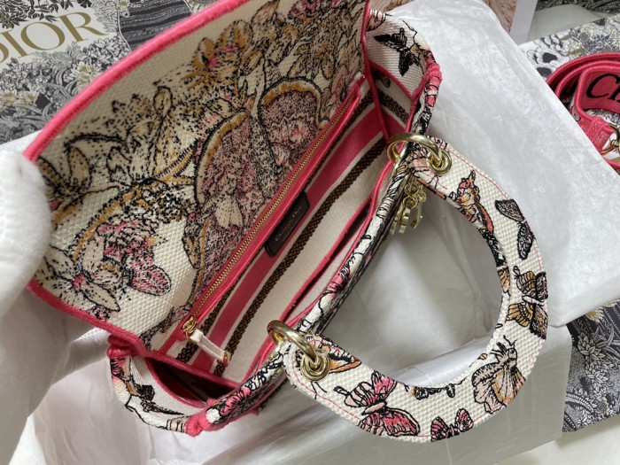 Handbag   Dior  M0565  size  24*20*11  cm