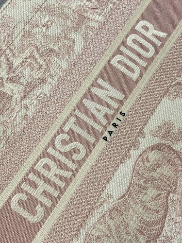 Handbag   Dior  size  36*18*28 cm 