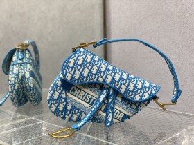 Handbag   Dior  size  25 cm