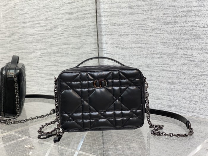 Handbag   Dior  size  19*5*14 cm