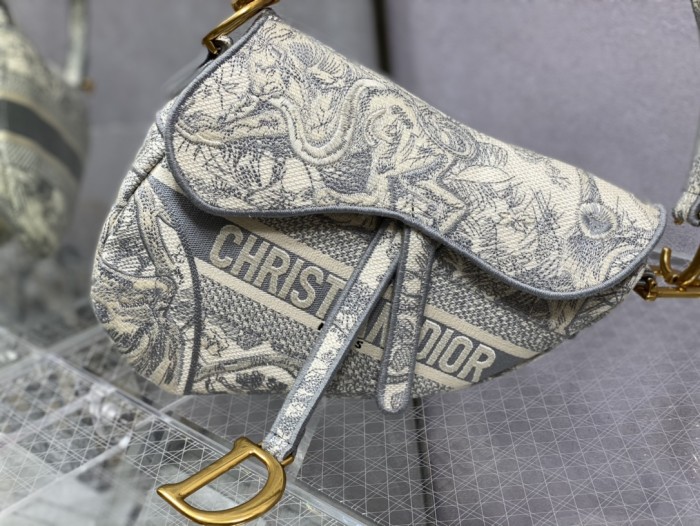 Handbag   Dior  size  25 cm