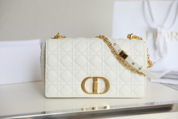 Handbag   Dior  size  28x17x9 cm 