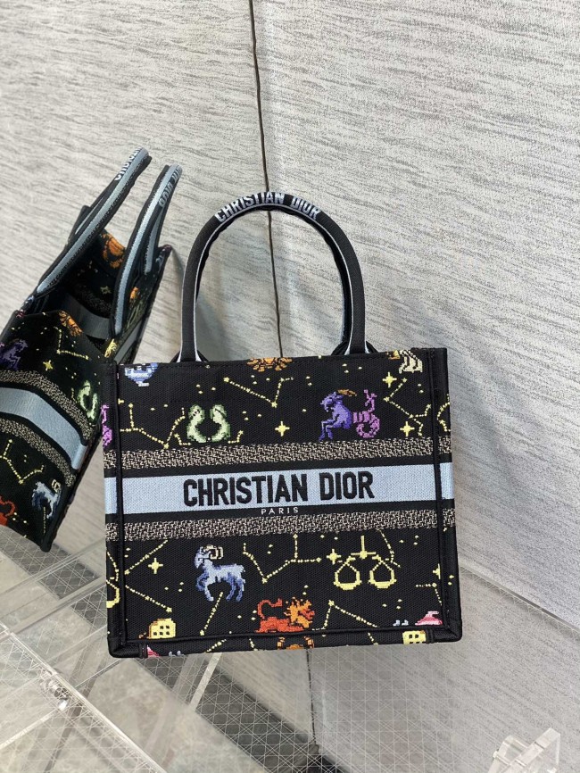Handbag   Dior  size  26*8*22 cm