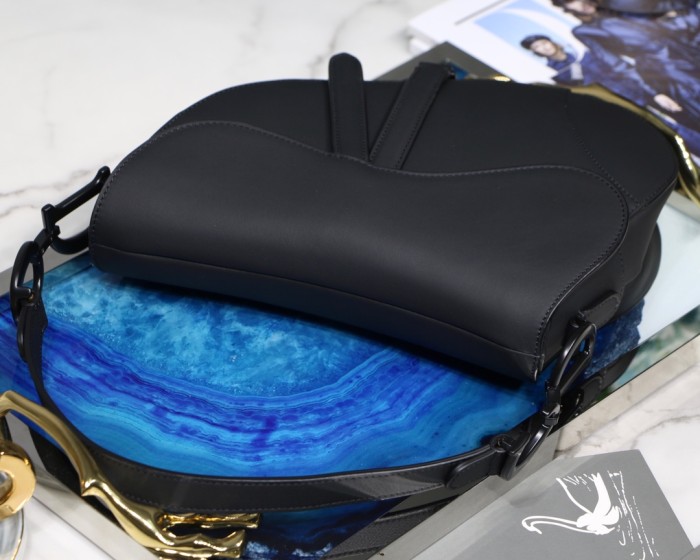  Handbag   Dior  size  25.5 x 20 x 6.5  cm