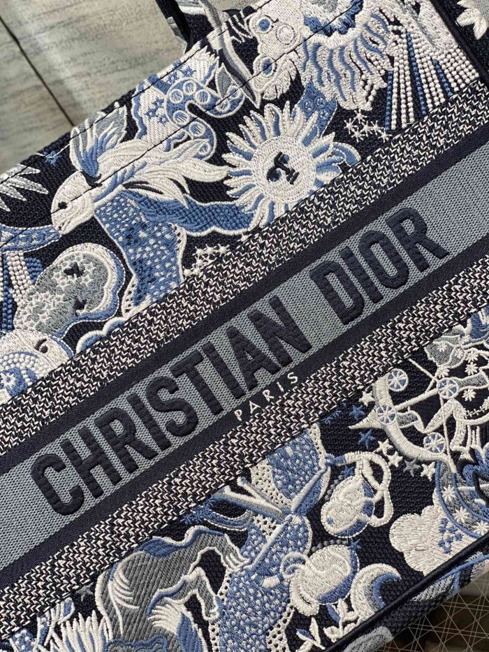  Handbag   Dior  size  36*18*28 cm