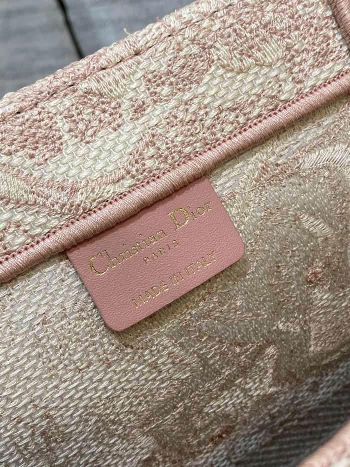 Handbag   Dior  size  42*18*35 cm