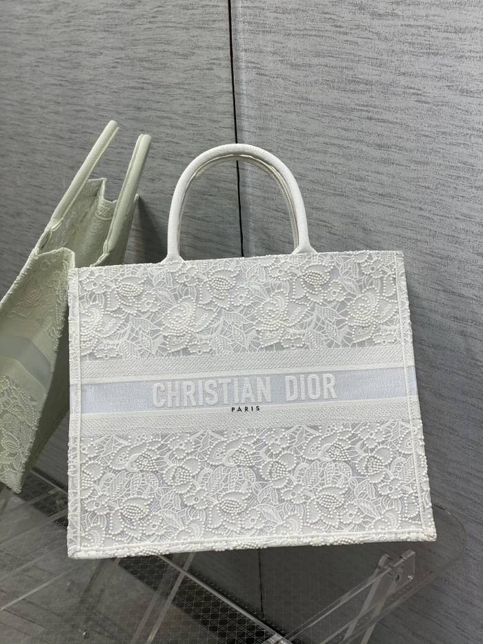  Handbag   Dior  size  42*18*35 cm