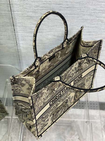 Handbag Dior M1286ZTDT-M16E size 42*18.5*35 cm