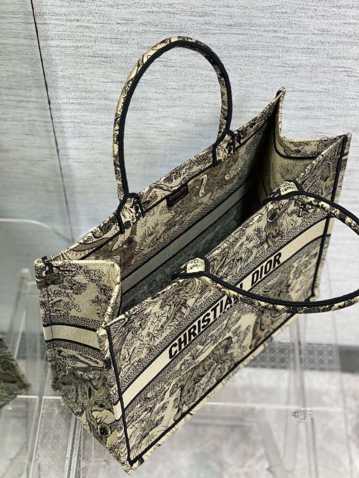 Handbag Dior M1286ZTDT-M16E size 42*18.5*35 cm