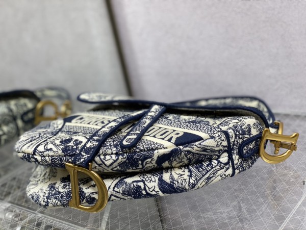 Handbag   Dior  size  25 cm