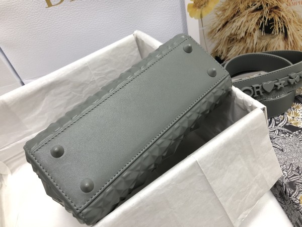 Handbag   Dior  M0538  size  20*16.5*8  cm