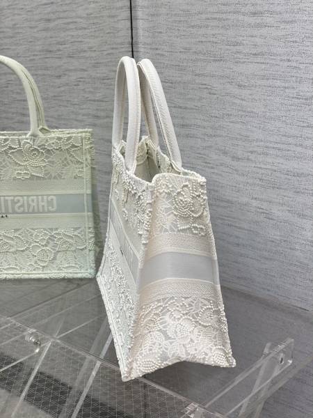  Handbag   Dior   size  36*18*28 cm