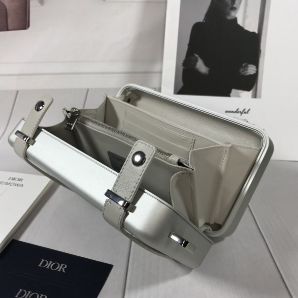 Handbag   Dior  size  13*20*6.5 CM