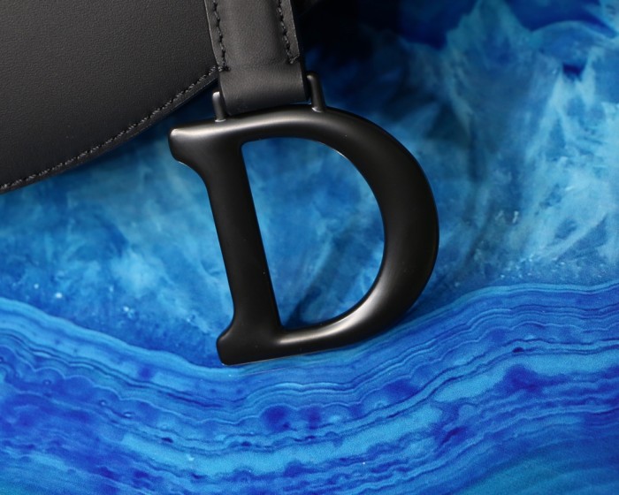  Handbag   Dior  size  25.5 x 20 x 6.5  cm