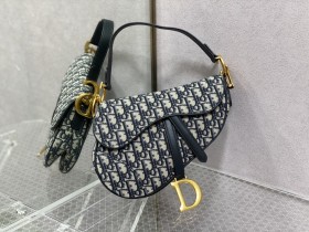 Handbag   Dior   size  25.5 cm