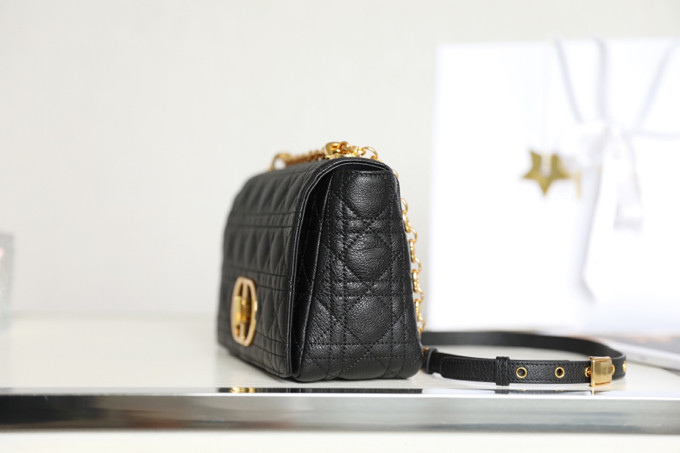 Handbag   Dior   size  25.5x15.5x8 cm