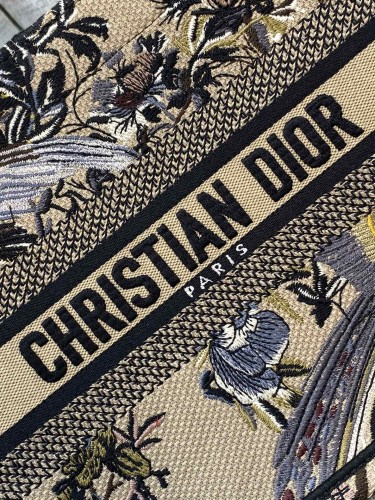 Handbag   Dior   size  26*8*22 cm