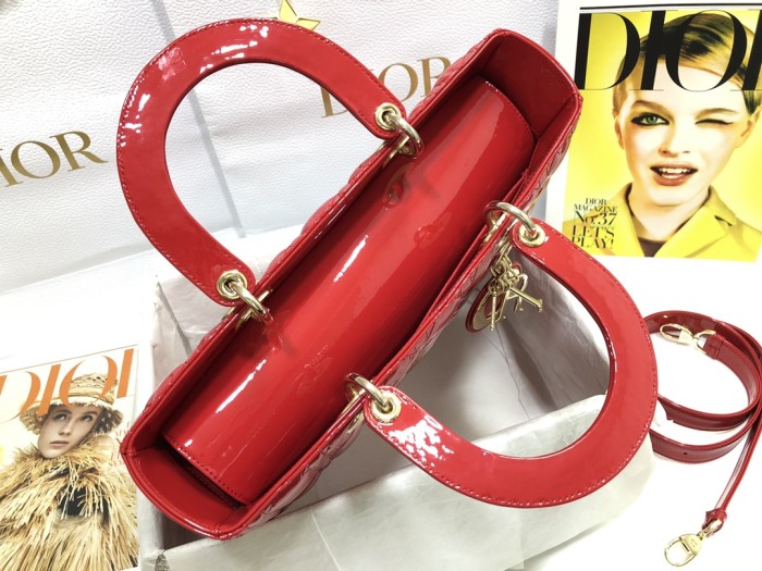 Handbag   Dior  M0566  size  32*25*11  cm