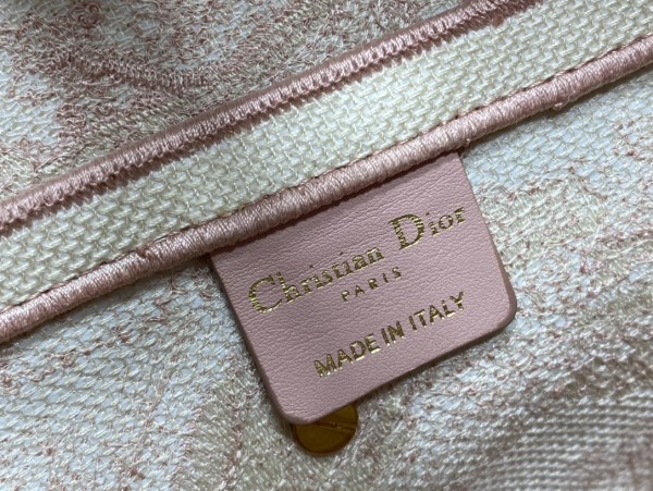 Handbag   Dior   size  25 cm