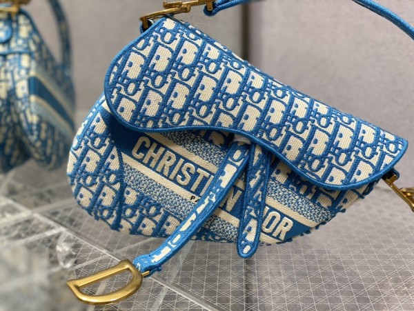 Handbag   Dior  size  25 cm