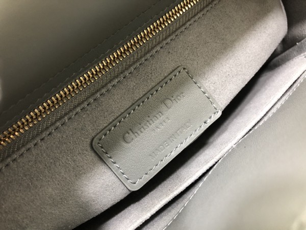 Handbag   Dior  M0538  size  20*16.5*8  cm