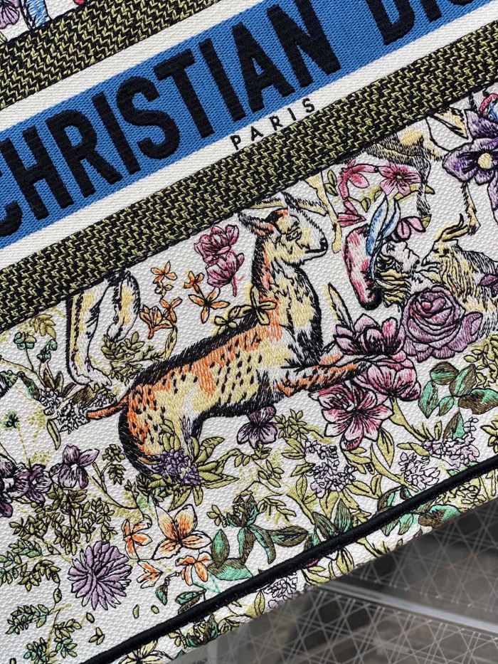  Handbag   Dior  size  42*18*35 cm