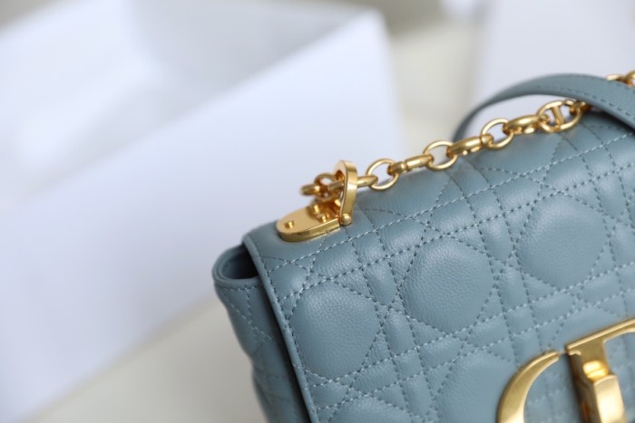  Handbag   Dior   size  20x12x7 cm