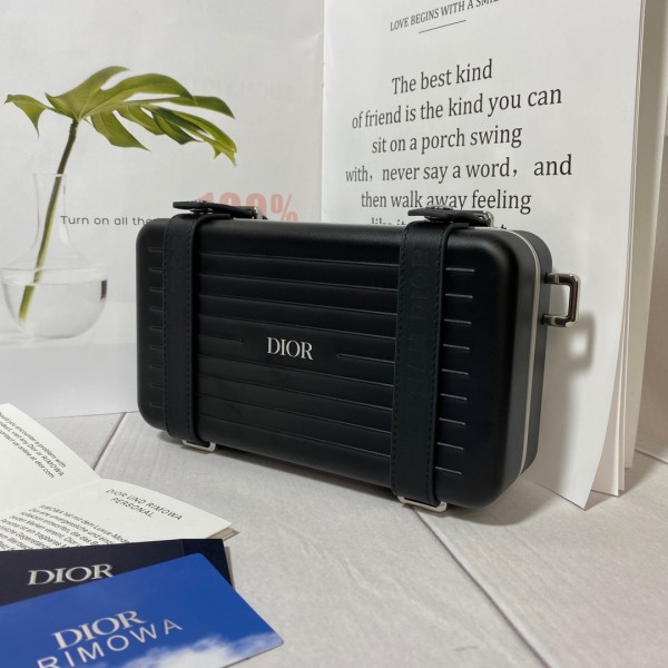 Handbag   Dior  size  13*20*6.5 CM