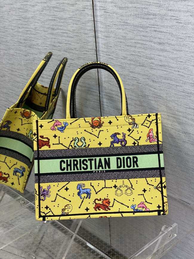 Handbag   Dior  size  36*18*28 cm