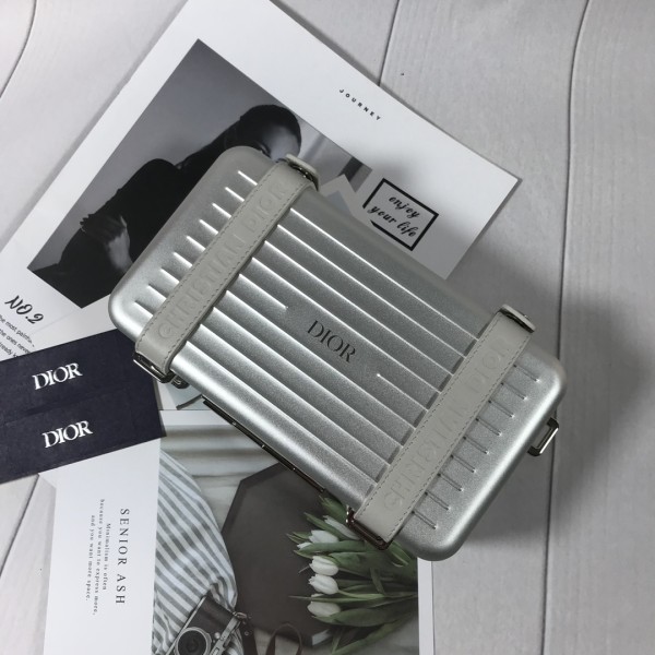 Handbag   Dior  size  13*20*6.5 CM