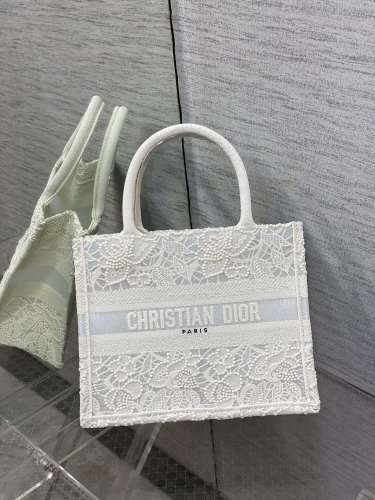  Handbag   Dior   size  26*8*22 cm