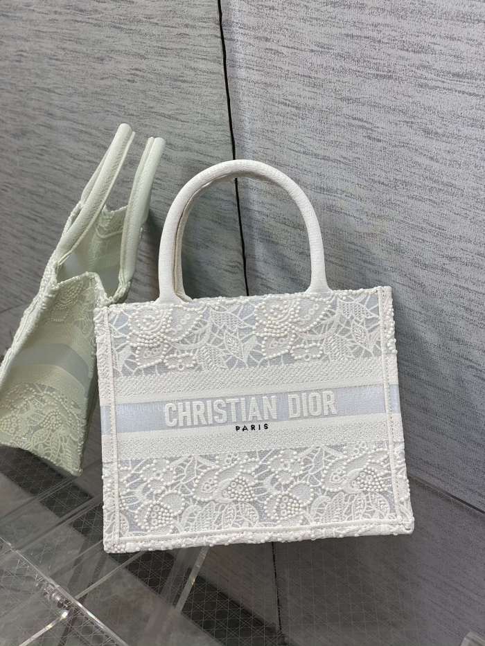  Handbag   Dior   size  26*8*22 cm