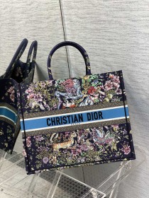  Handbag   Dior  size  42*18*35 cm