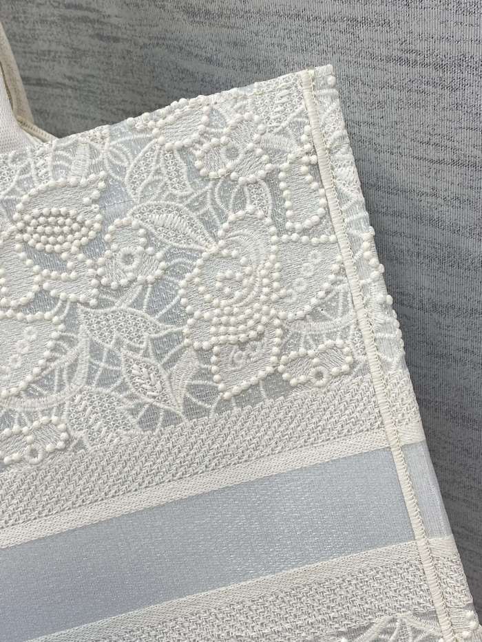  Handbag   Dior  size  42*18*35 cm